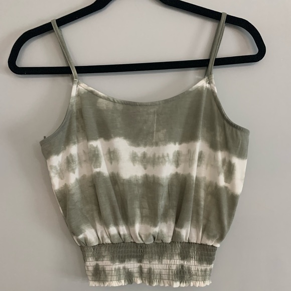 🎁Two pieces One pair of shorts size 1 and a cute crop top size S   (F) - Picture 6 of 11